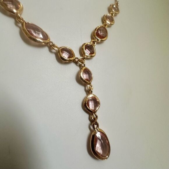 Avon Y shaped pink and gold tone necklace - Picture 6 of 11